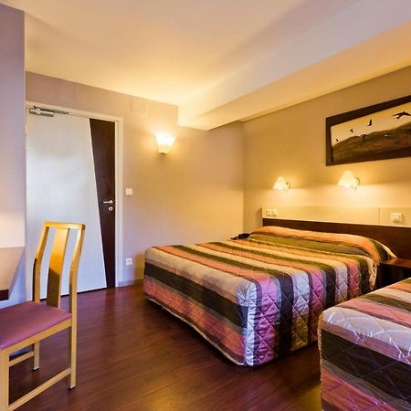 Les Hirondelles Hotel Orcines Bagian luar foto