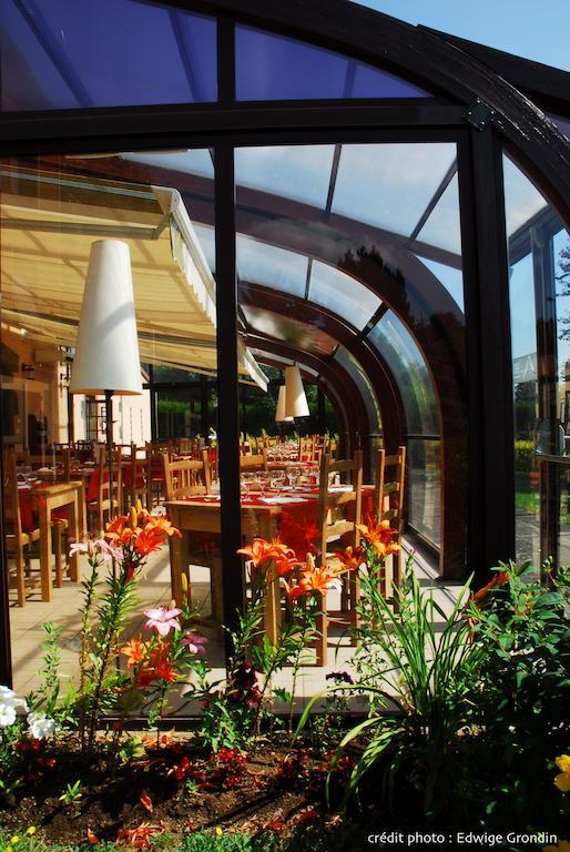 Les Hirondelles Hotel Orcines Bagian luar foto