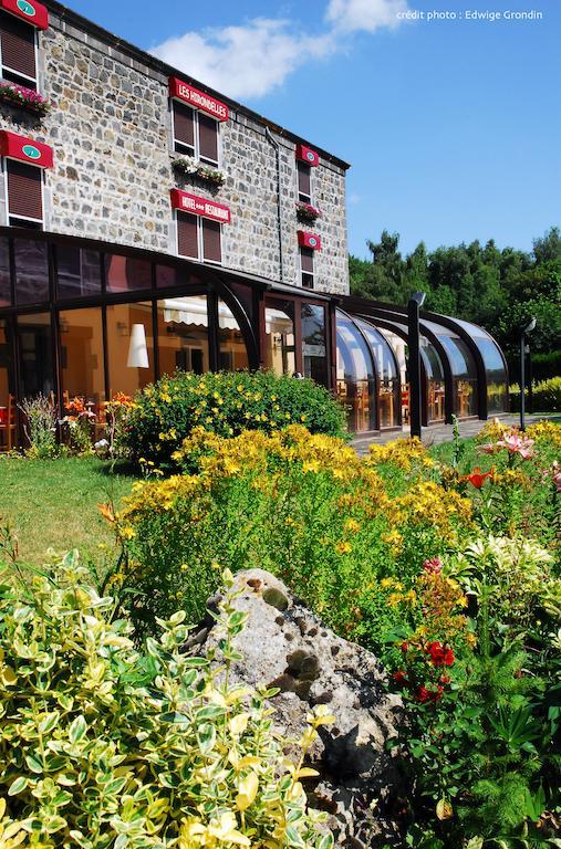 Les Hirondelles Hotel Orcines Bagian luar foto