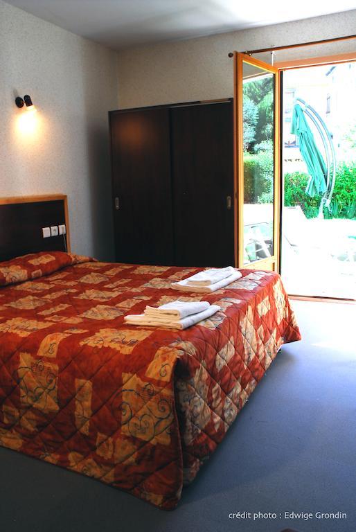 Les Hirondelles Hotel Orcines Ruang foto