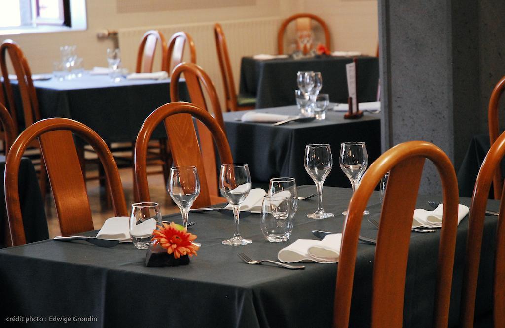 Les Hirondelles Hotel Orcines Bagian luar foto