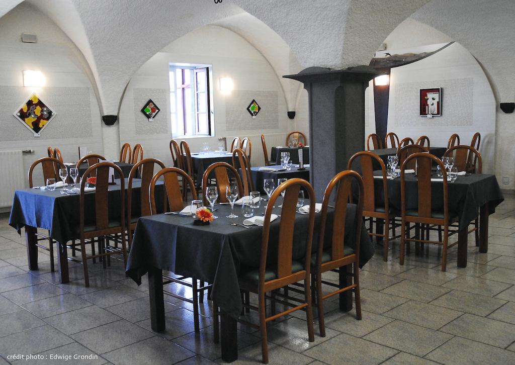 Les Hirondelles Hotel Orcines Bagian luar foto