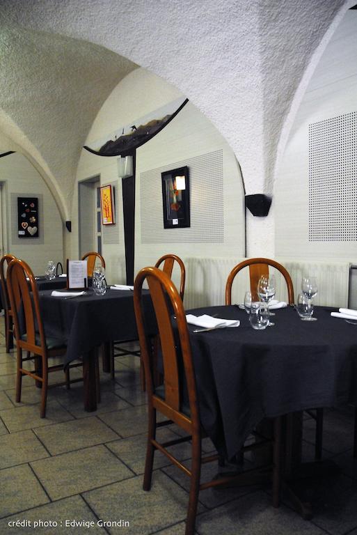 Les Hirondelles Hotel Orcines Bagian luar foto