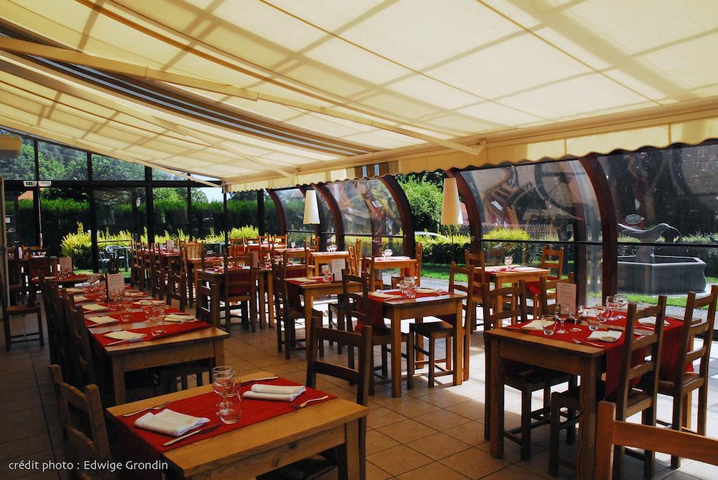 Les Hirondelles Hotel Orcines Bagian luar foto