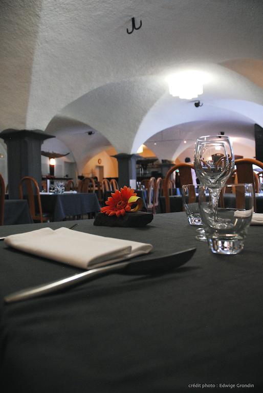 Les Hirondelles Hotel Orcines Bagian luar foto