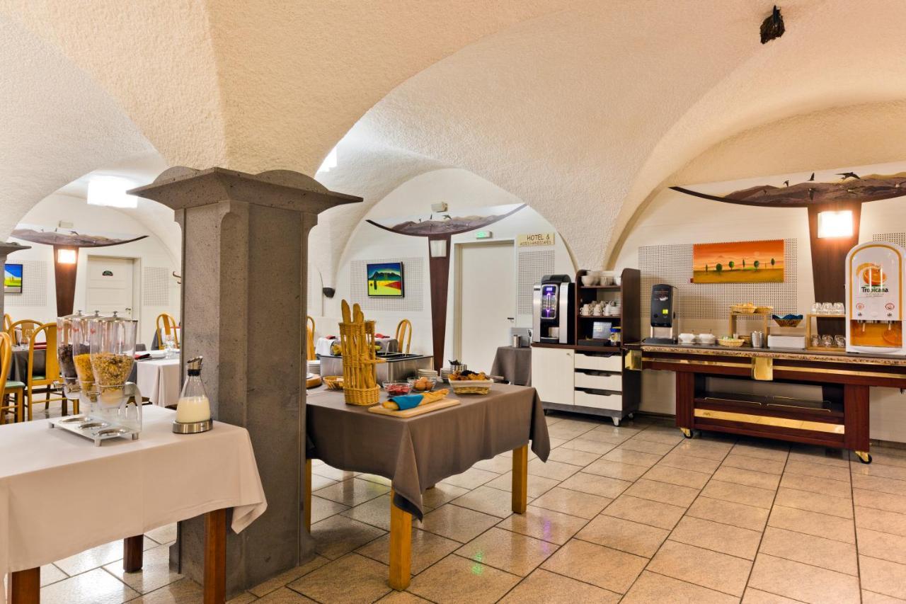 Les Hirondelles Hotel Orcines Bagian luar foto