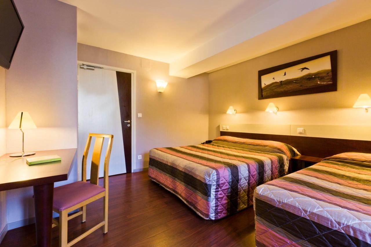 Les Hirondelles Hotel Orcines Bagian luar foto