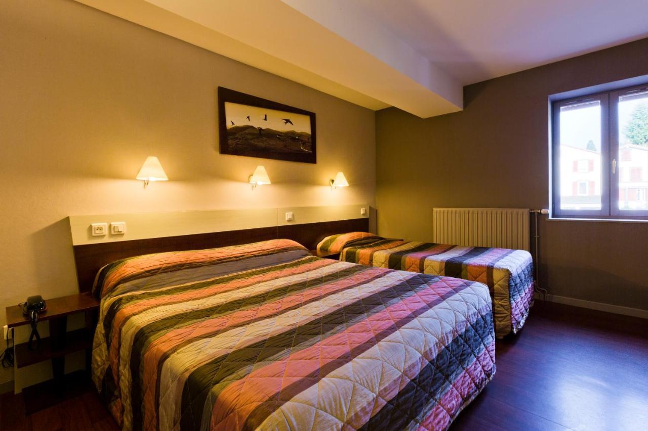Les Hirondelles Hotel Orcines Bagian luar foto